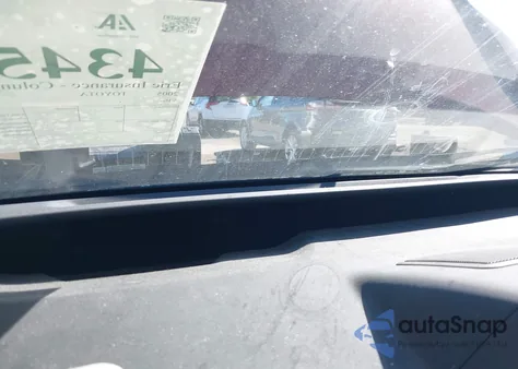 2005 Toyota Prius z USA, uszkodzony, nr VIN JTDKB20U453071936